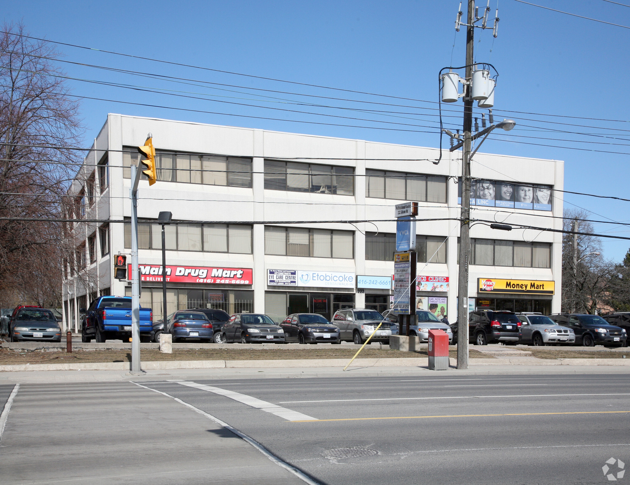 222 Dixon Rd, Toronto, ON à louer Photo principale- Image 1 de 4