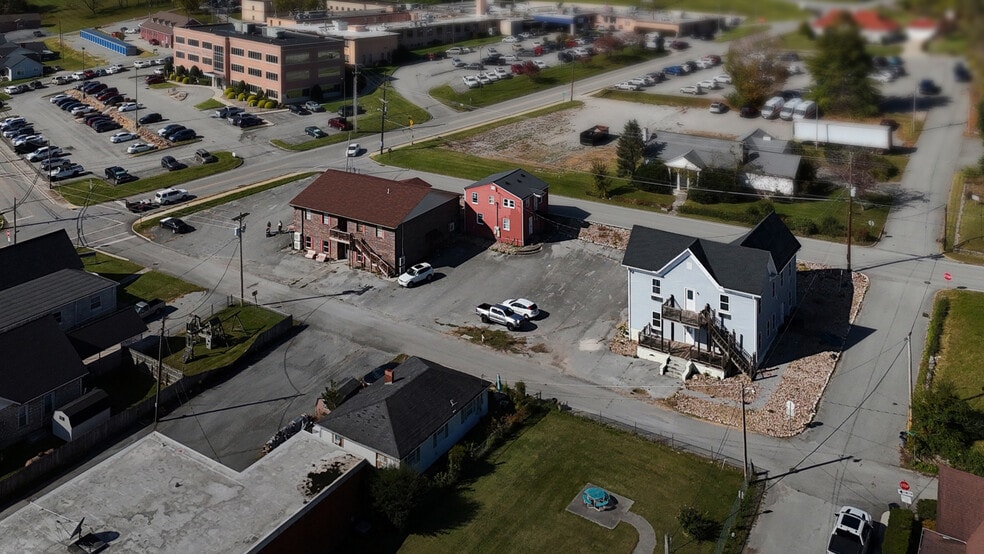 Tazewell Flats portfolio of 2 properties for sale on LoopNet.ca - Building Photo - Image 2 of 44