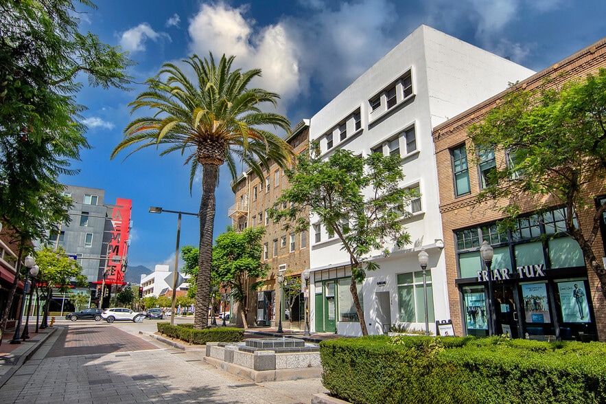 138 N Artsakh Ave, Glendale, CA for lease - Building Photo - Image 1 of 21