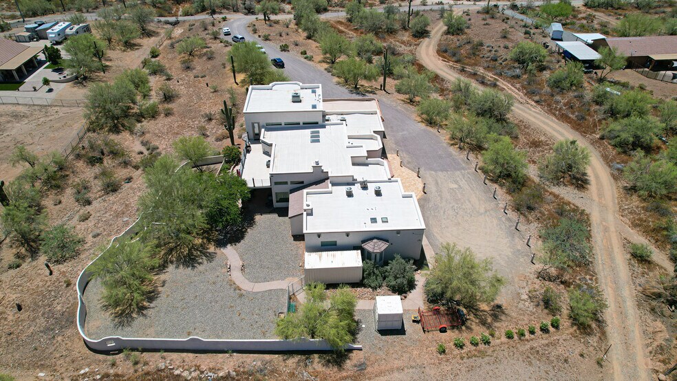 1722 E Tamar Rd, Phoenix, AZ à vendre - Photo du bâtiment - Image 2 de 24