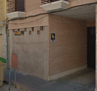 Plus de détails pour Multi-résidentiel à vendre