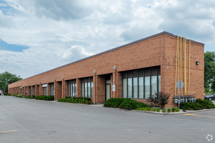 1170 Sheppard Ave W, Toronto, ON for lease - Primary Photo - Image 1 of 2