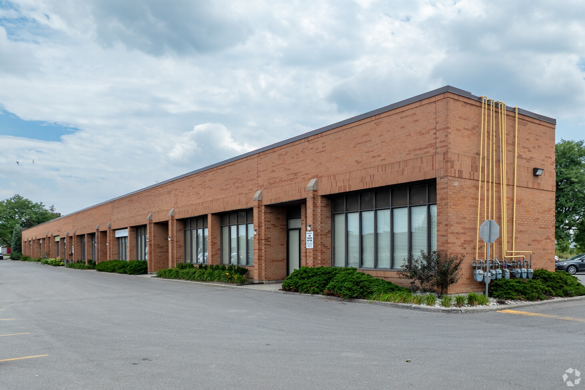 1170 Sheppard Ave W, Toronto, ON for lease Primary Photo- Image 1 of 3