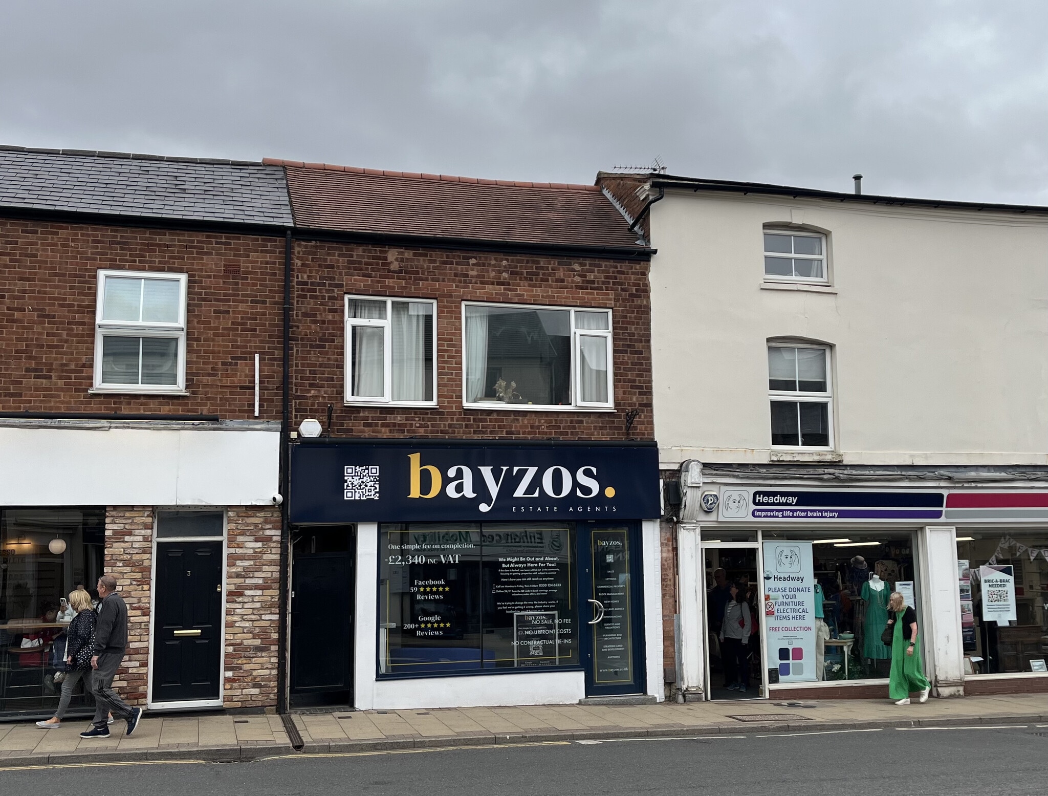 9 The Sq, Kenilworth à louer Photo du bâtiment- Image 1 de 8