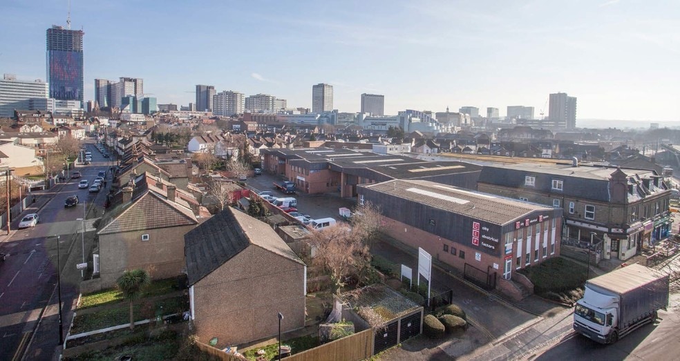 Pitlake, Croydon for lease - Aerial - Image 2 of 7