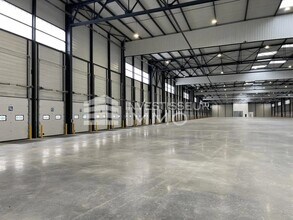 Industrial in Saint-Quentin-Fallavier for lease Interior Photo- Image 2 of 3