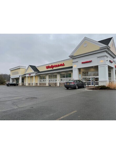 84 N Plank Rd, Newburgh, NY à louer - Photo du bâtiment - Image 1 de 51