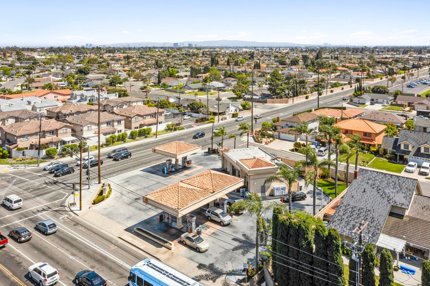 11470 Edinger Ave, Fountain Valley, CA for sale - Building Photo - Image 2 of 16