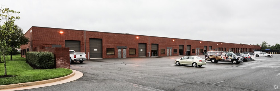 21690 Red Rum Dr, Ashburn, VA for lease - Building Photo - Image 3 of 4