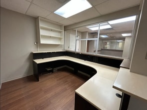 849 Upper Wentworth St, Hamilton, ON à louer Photo intérieure- Image 2 de 11