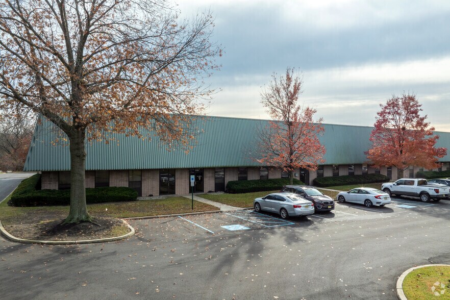 2702 Cindel Dr, Cinnaminson, NJ à louer - Photo du bâtiment - Image 2 de 7