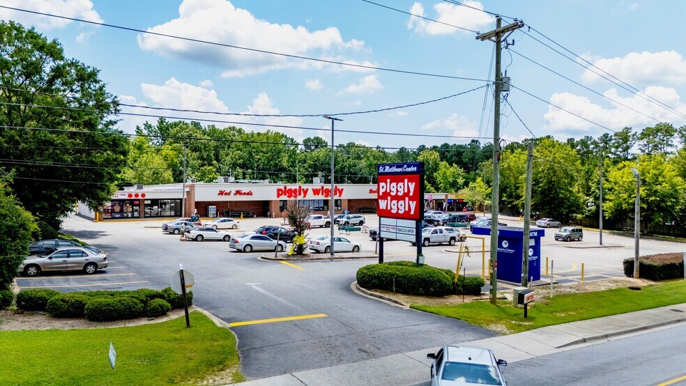 611-621 Harry C Raysor Dr, Saint Matthews, SC à louer - Photo du bâtiment - Image 2 de 11