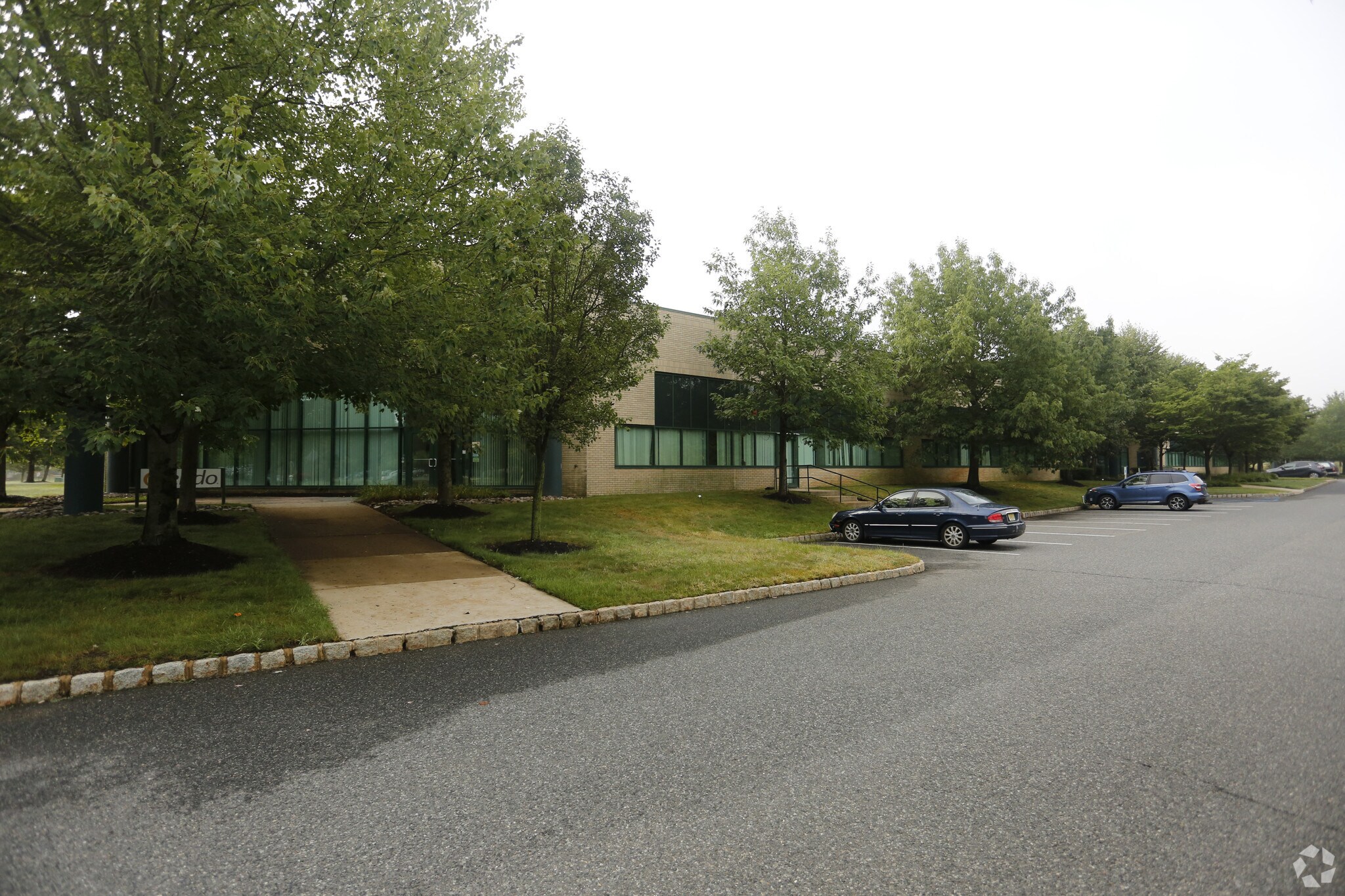 8 Clarke Dr, Cranbury, NJ for lease Primary Photo- Image 1 of 13