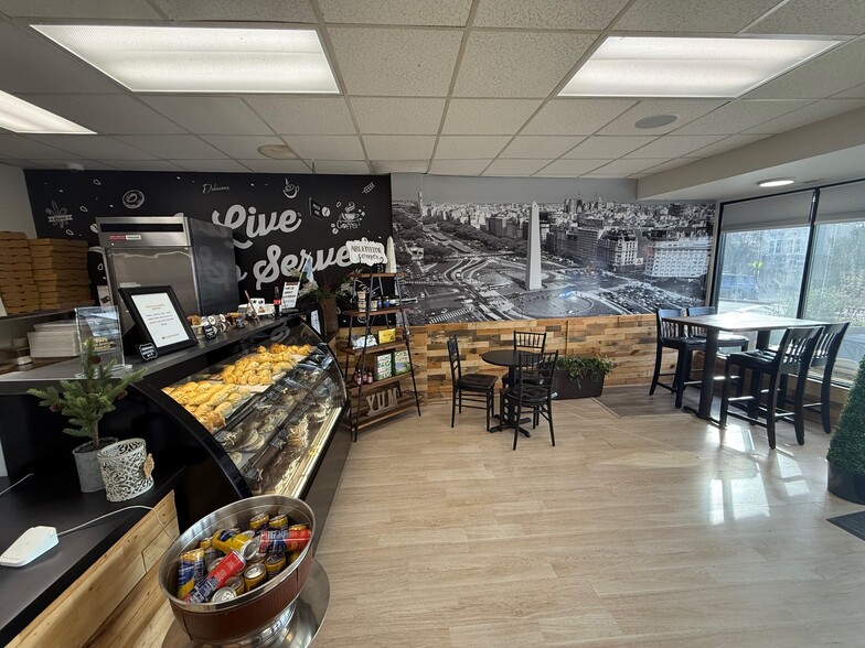 19 Kelley Sq, Worcester, MA for sale - Building Photo - Image 2 of 3