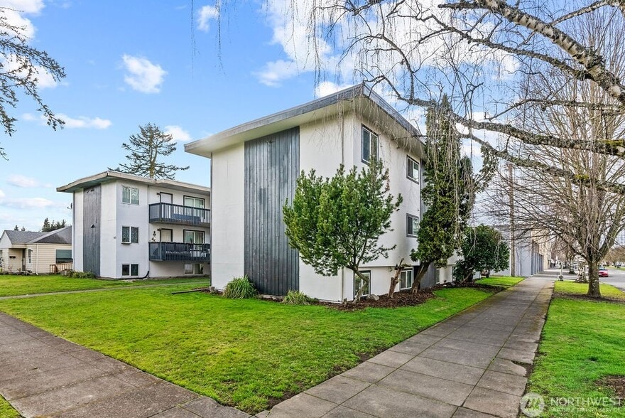 1339 10th Ave, Longview, WA for sale - Building Photo - Image 2 of 3