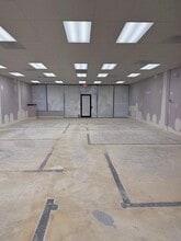 14497-14560 Potomac Mills Rd, Woodbridge, VA à louer Photo intérieure- Image 2 de 3