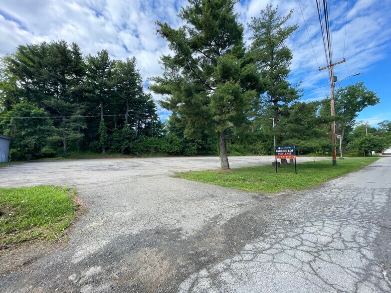 7 Neptune Rd, Poughkeepsie, NY à louer - Photo du bâtiment - Image 3 de 4