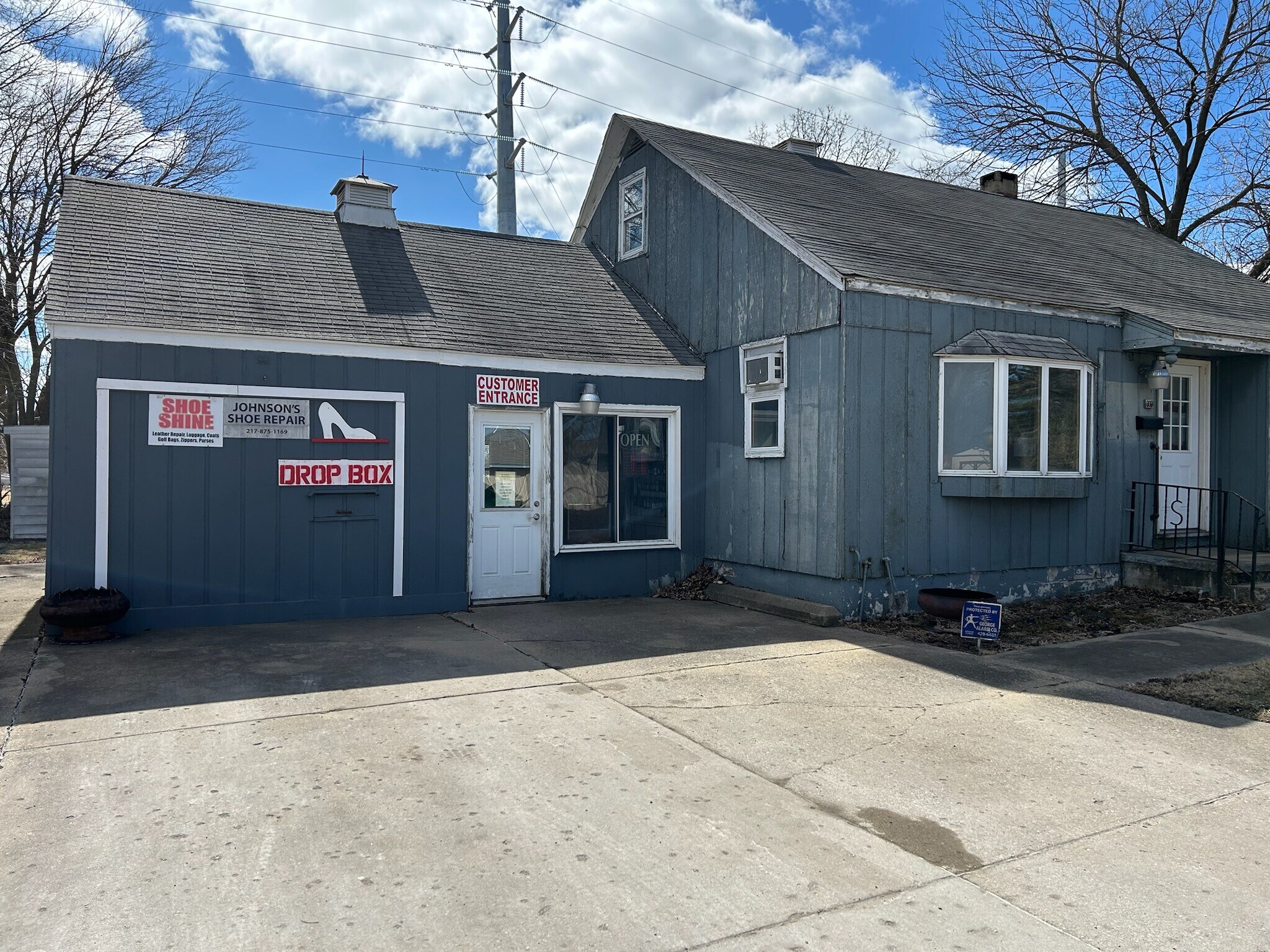 609 E Van Buren Ave, Decatur, IL for sale Primary Photo- Image 1 of 1