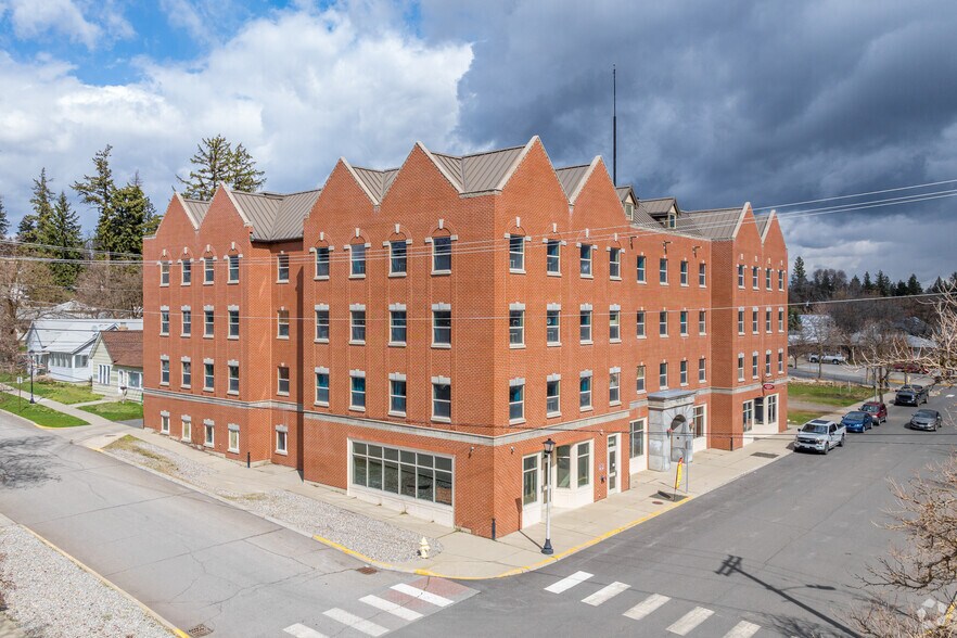 404 2nd St, Cheney, WA à louer - Photo du bâtiment - Image 2 de 30