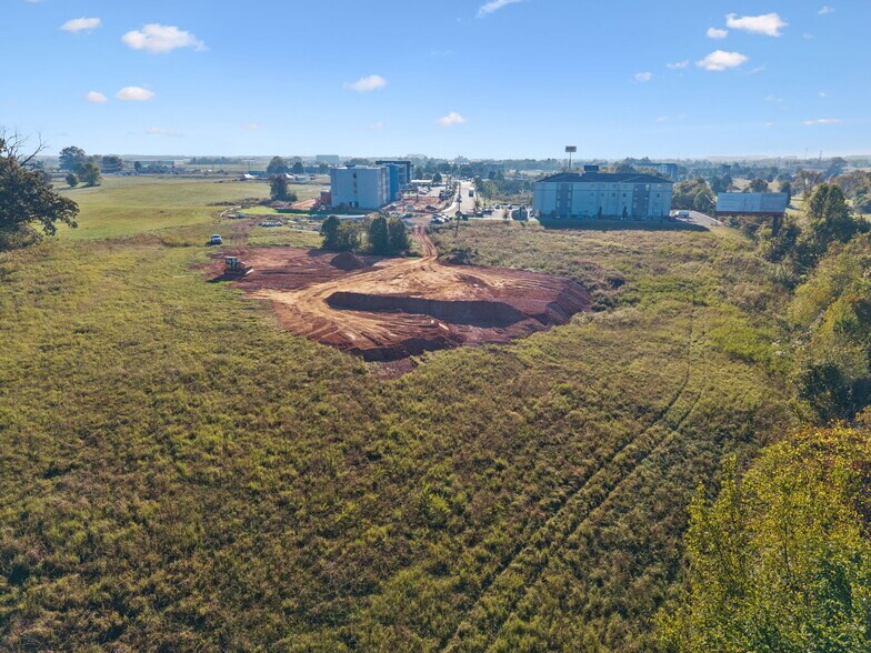 Cracker Barrel Dr, Clarksville, TN à vendre - Aérien - Image 3 de 10