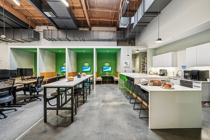 990 Villa St, Mountain View, CA à louer - Photo du bâtiment - Image 3 de 13