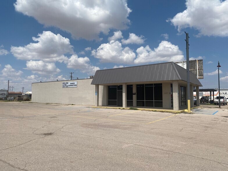 2031 Andrews Hwy, Odessa, TX à louer - Photo du bâtiment - Image 3 de 11