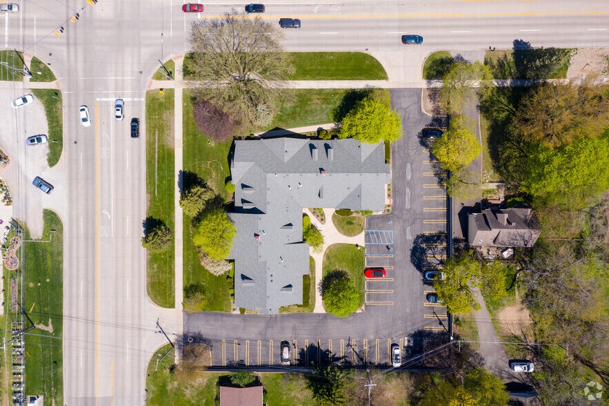 31395 7 Mile Rd, Livonia, MI à vendre - Photo du bâtiment - Image 3 de 7