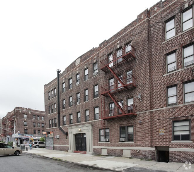 355 Rogers Ave, Brooklyn, NY à louer - Photo du bâtiment - Image 2 de 2