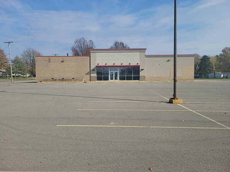 11045 Main St, New Middletown, OH for lease - Building Photo - Image 1 of 3