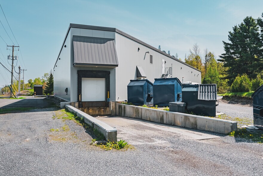 2349 Rue Principale, Dunham, QC à vendre - Photo du bâtiment - Image 2 de 5