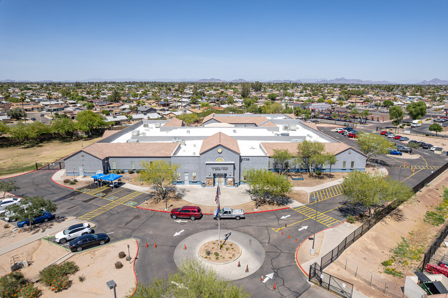 6738 W McDowell Rd, Phoenix, AZ for sale - Primary Photo - Image 1 of 4