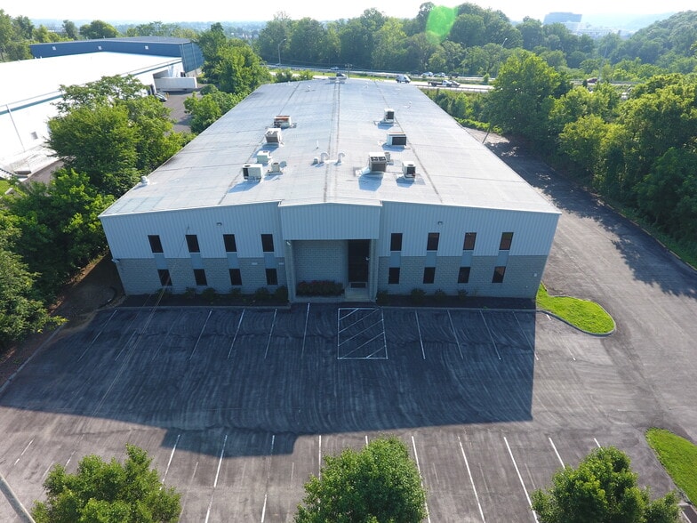 60 Portland Rd, West Conshohocken, PA for lease - Building Photo - Image 1 of 9