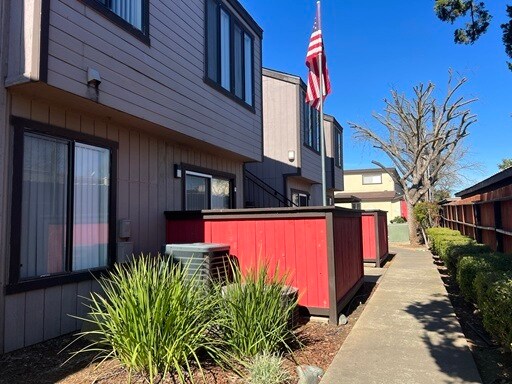 4730 Marconi Ave, Carmichael, CA à vendre - Photo du bâtiment - Image 2 de 11