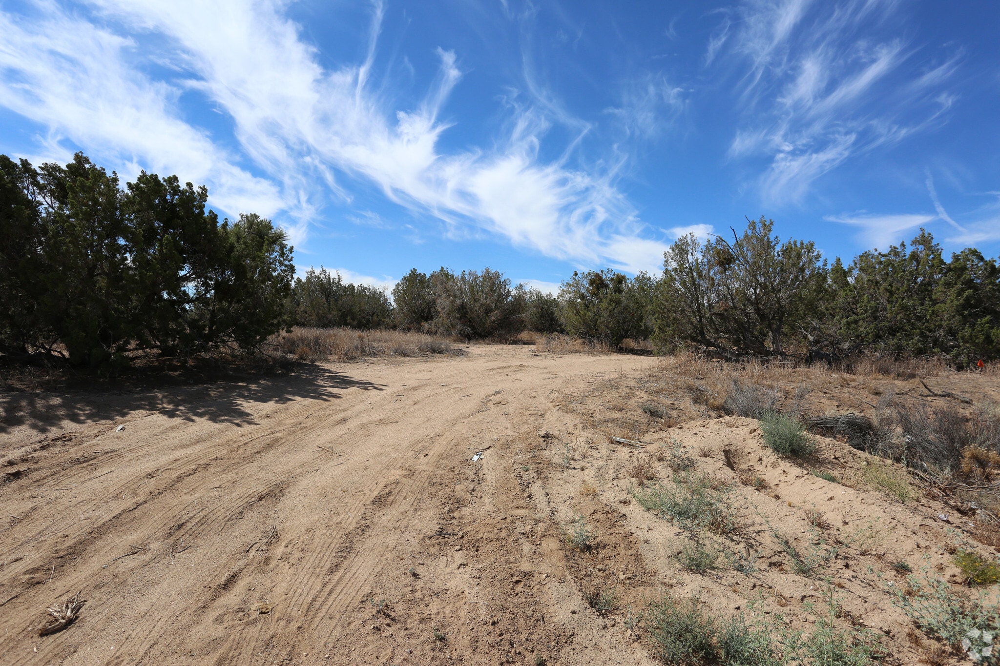 & Ranchero, Oak Hills, CA for sale Primary Photo- Image 1 of 6