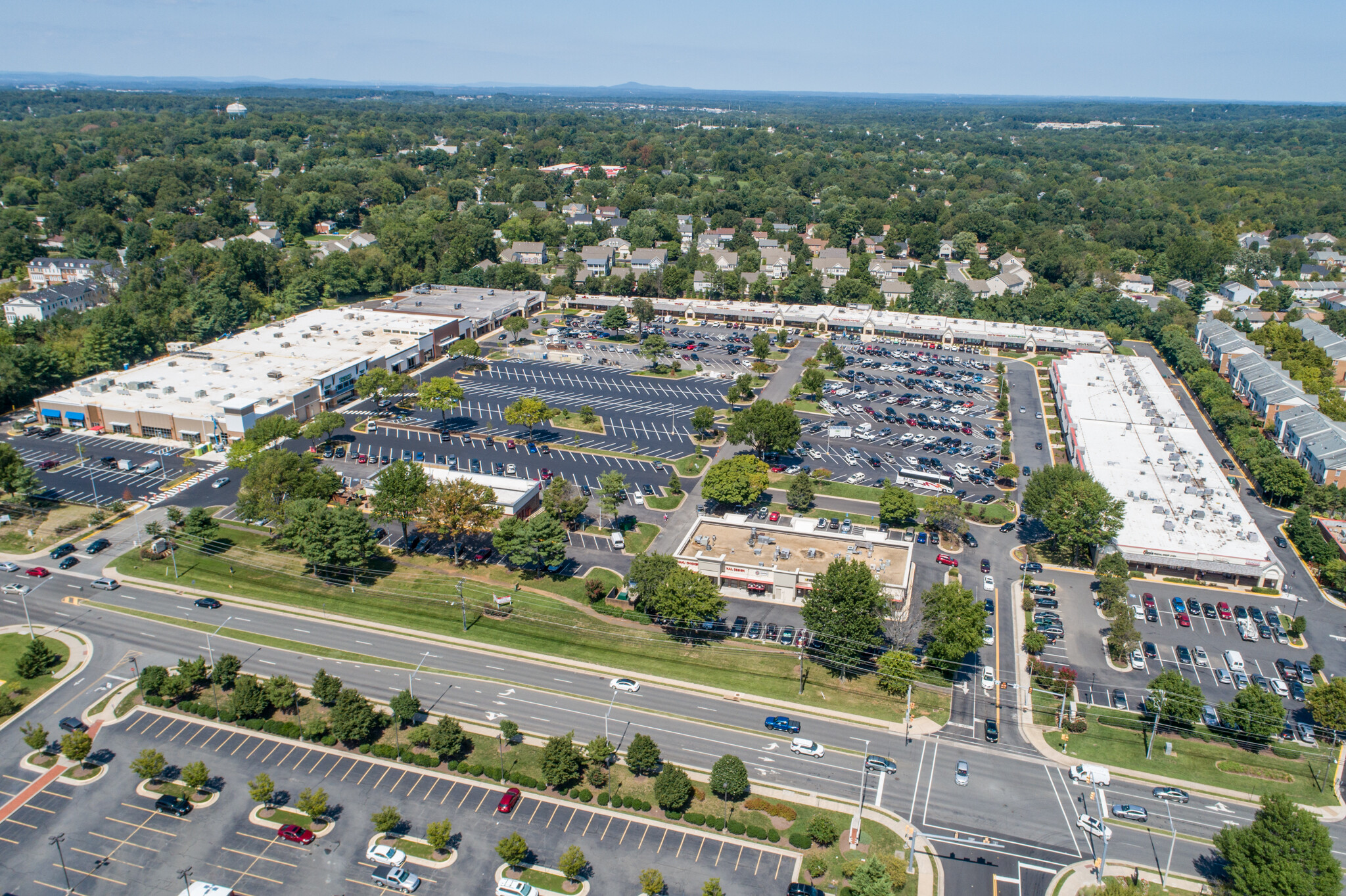 332-348 Elden St, Herndon, VA for lease Building Photo- Image 1 of 5