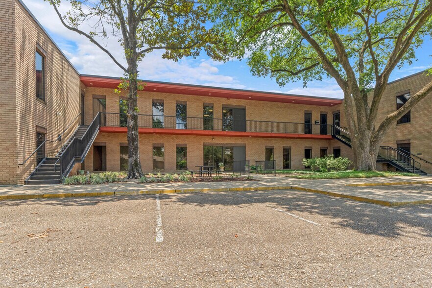 7732 Goodwood Blvd, Baton Rouge, LA for sale - Building Photo - Image 2 of 9