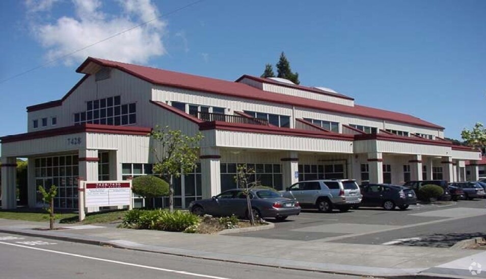 7428 Redwood Blvd, Novato, CA à vendre - Photo du bâtiment - Image 2 de 10