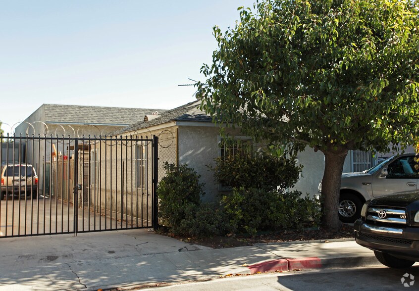 17026 Roseton Ave, Artesia, CA à vendre - Photo du bâtiment - Image 2 de 2