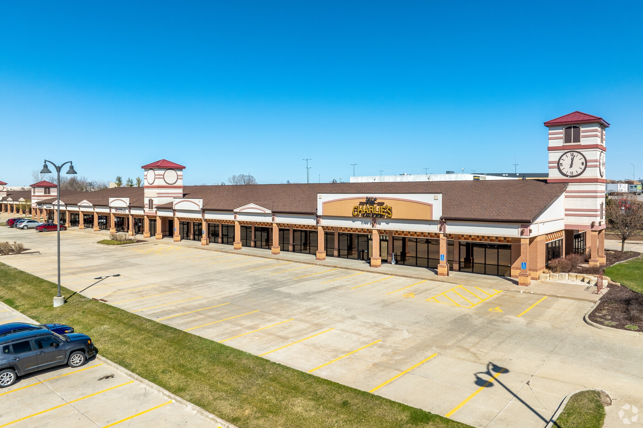 3821 121st St, Urbandale, IA for lease Primary Photo- Image 1 of 10