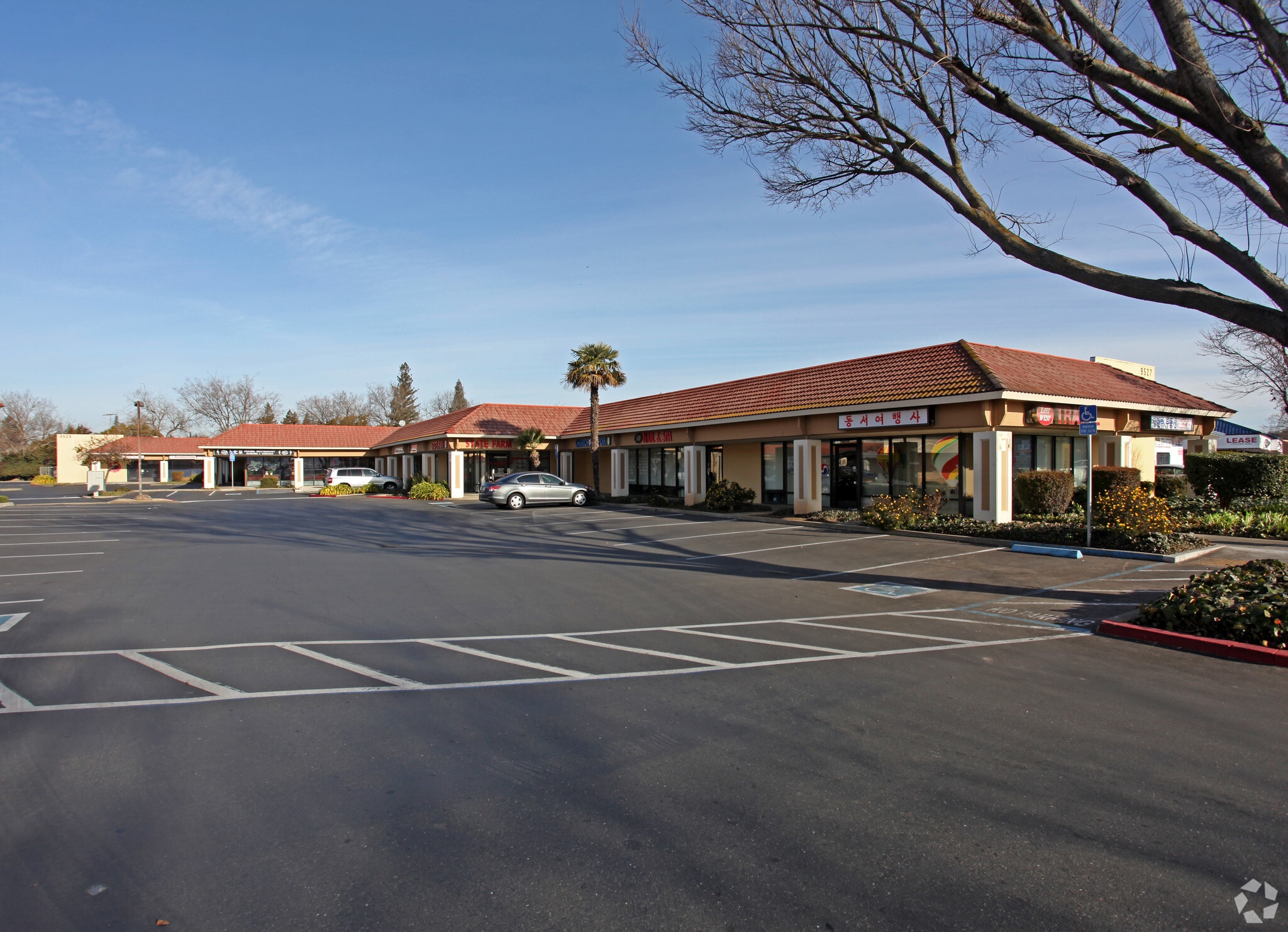 9527-9529 Folsom Blvd, Sacramento, CA à louer Photo principale- Image 1 de 8