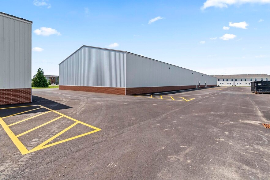 9705 Hayden Dr, Mascoutah, IL à vendre - Photo du bâtiment - Image 3 de 18