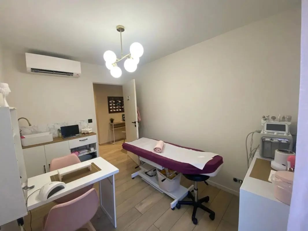 Office in Saint-Laurent-du-Var for lease Building Photo- Image 1 of 16