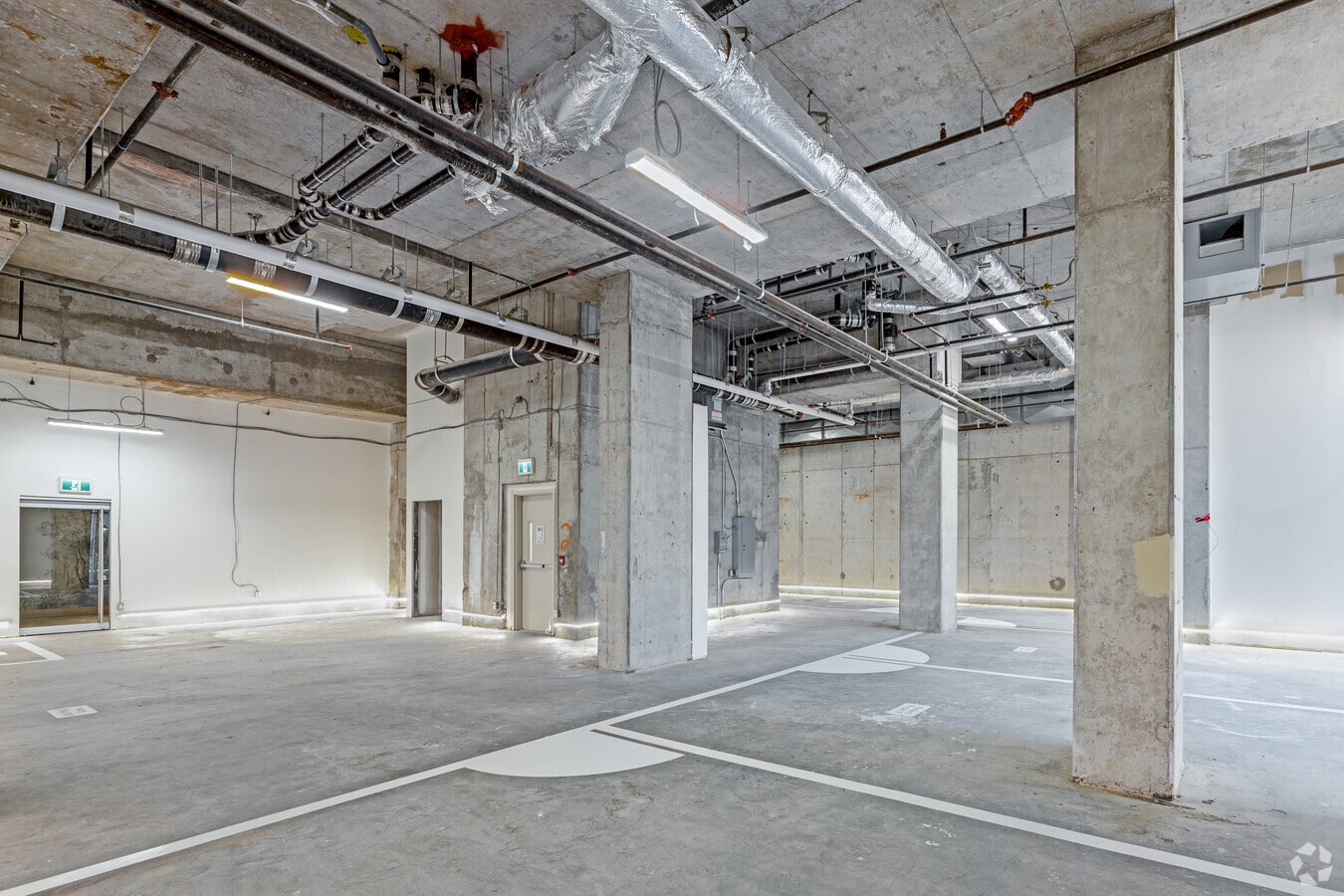 599 Yonge St, Toronto, ON M4Y 1Z4 - Unit 210 - - Interior Photo - Image 2 of 5