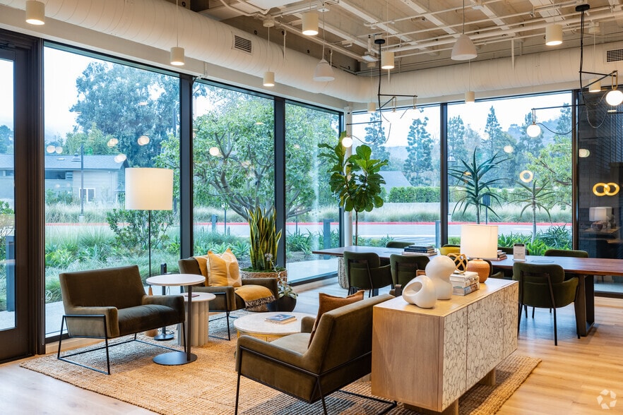 23465 Civic Center Way, Malibu, CA for lease - Interior Photo - Image 3 of 21