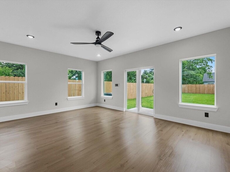 1030 Reverend B J Lewis dr, Houston, TX for sale - Building Photo - Image 2 of 26