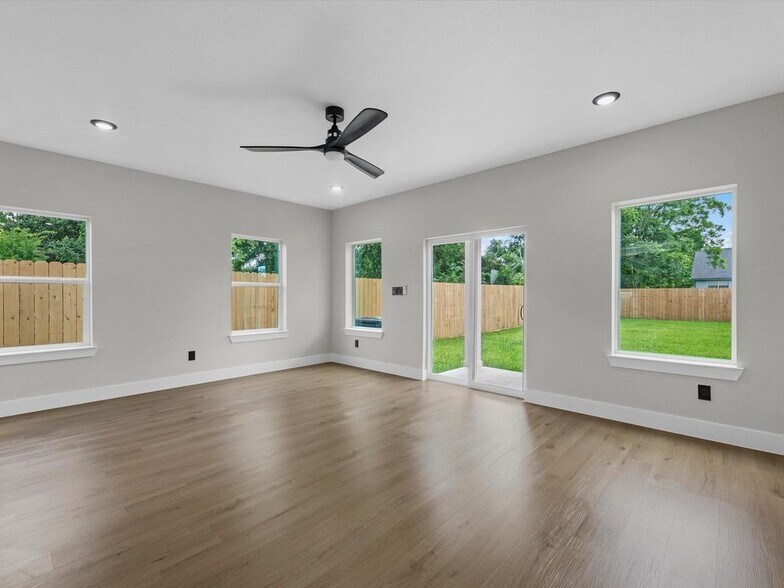 1030 Reverend B J Lewis dr, Houston, TX à vendre - Photo du bâtiment - Image 2 de 26