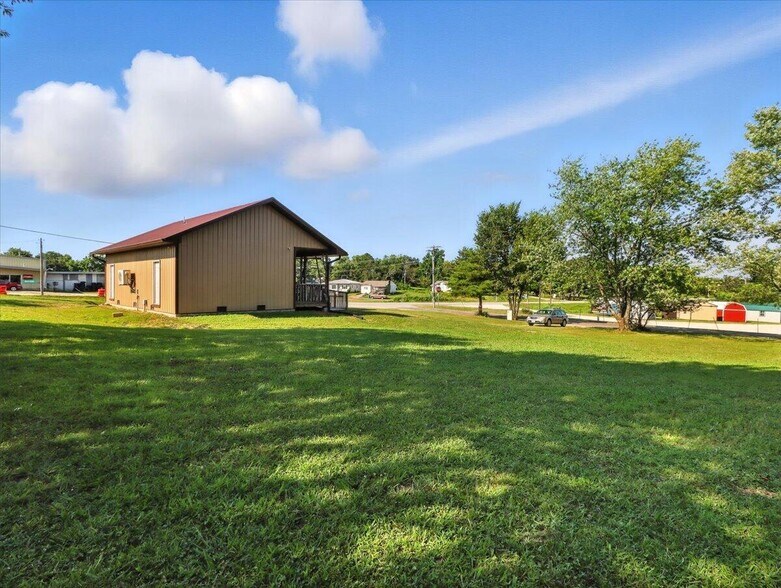 401 N Busch Ave, Mountain Grove, MO à vendre - Photo du bâtiment - Image 3 de 15
