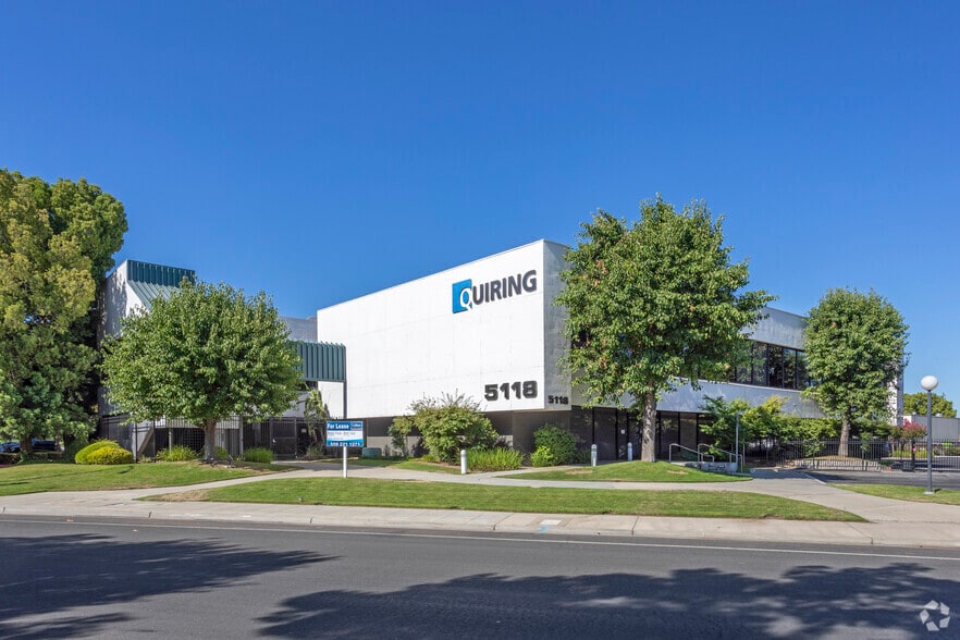 5118 E Clinton Way, Fresno, CA for lease - Building Photo - Image 2 of 5