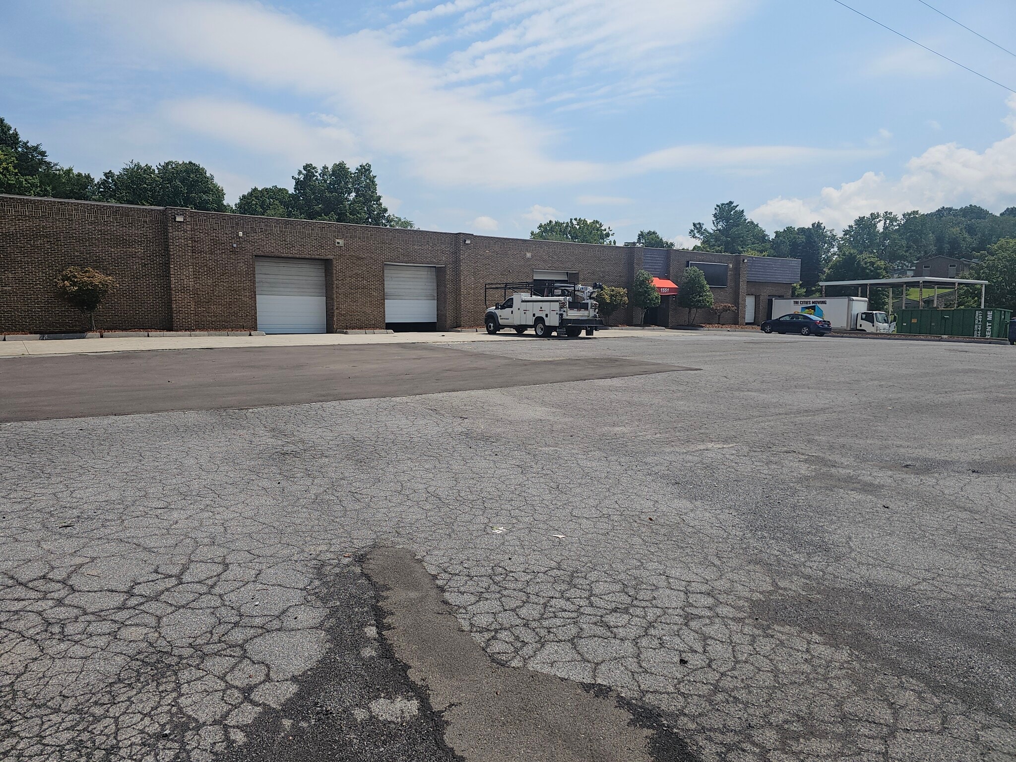 1551 S Wilcox Dr, Kingsport, TN for lease Interior Photo- Image 1 of 4