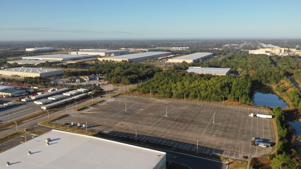 10614 Yeager rd, Jacksonville, FL à louer - Photo du bâtiment - Image 3 de 6